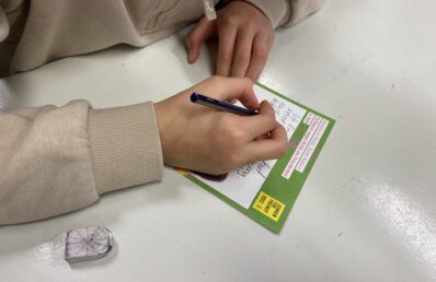 5. Klasse beteiligt sich am Amnesty-Briefmarathon